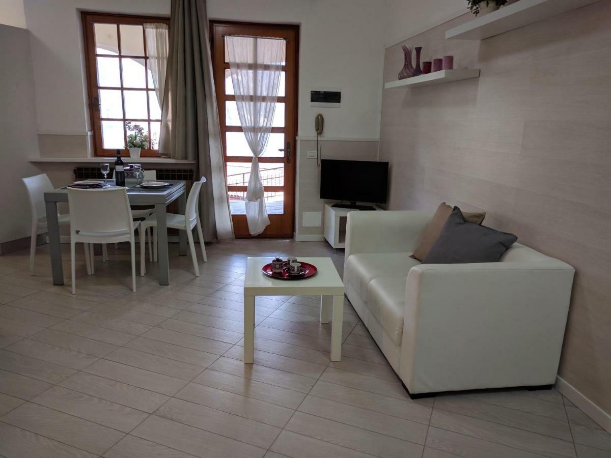 Gina'S Apartment Riva di Solto Εξωτερικό φωτογραφία